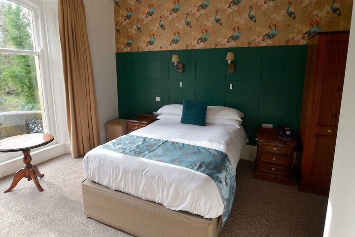 Room 16 of 34
