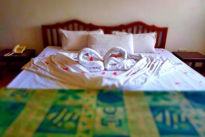Room 9 of 11
