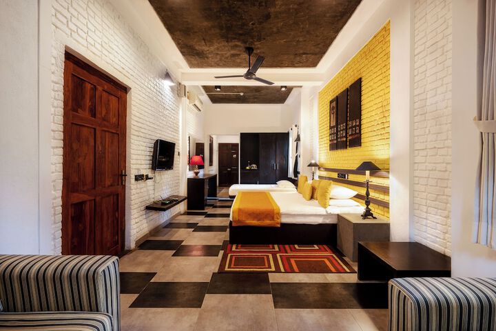 Room 4 of 41