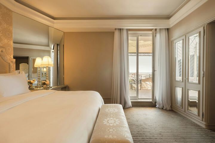 Room 40 of 114