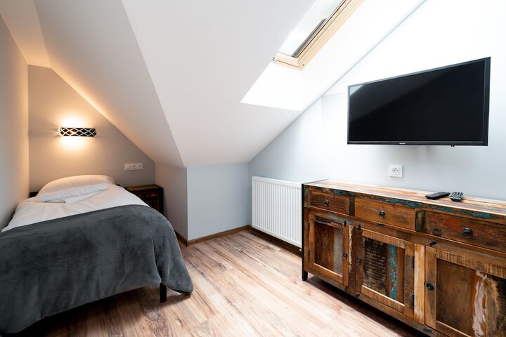 Room 58 of 375
