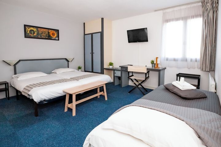Room 11 of 30
