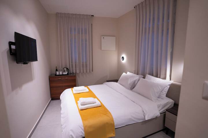 Room 36 of 74
