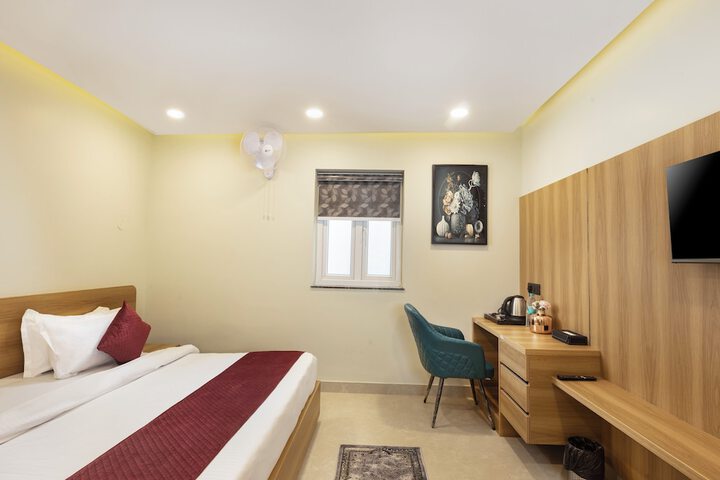 Room 4 of 18