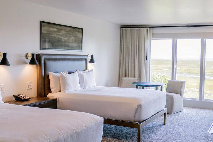 Room 32 of 220