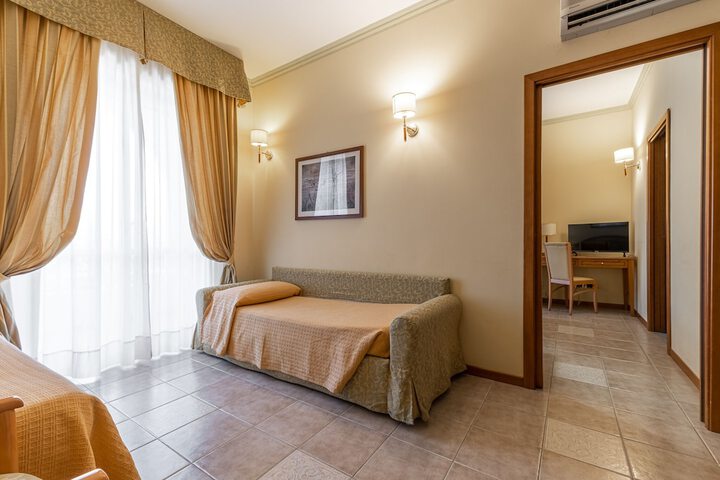 Room 8 of 46
