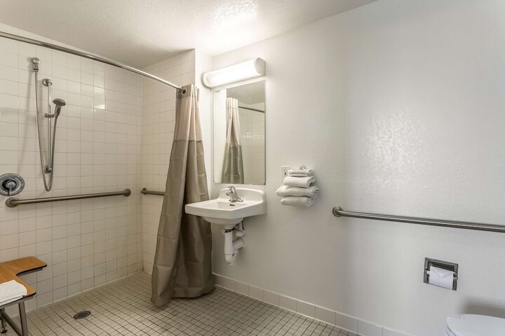 Room 16 of 29