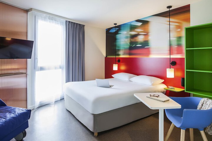 Room 9 of 40