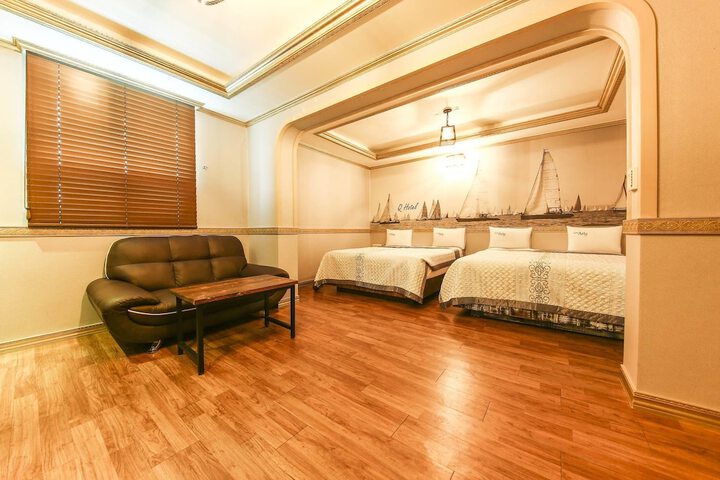 Room 30 of 49