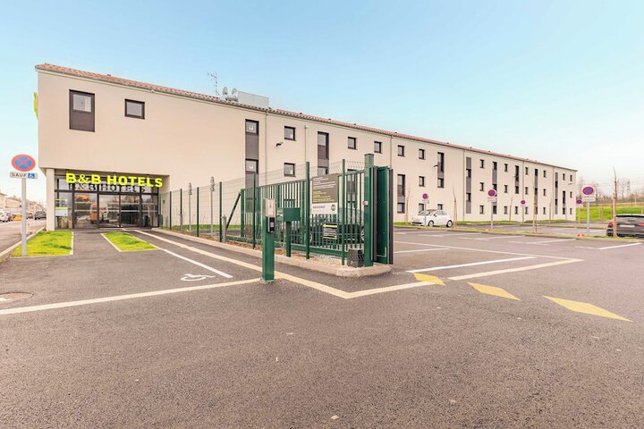 Photo of B & B Hotel Mâcon Sud 3 Étoiles