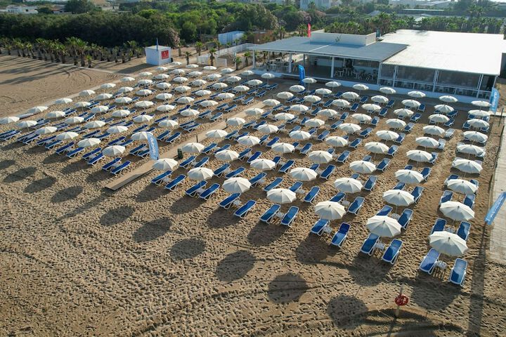 Beach 123 of 131