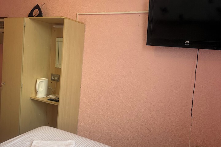 Room 21 of 43