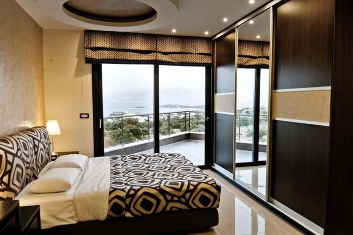 Room 41 of 85