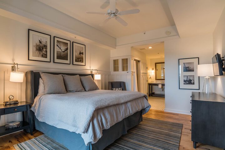 Room 2 of 90