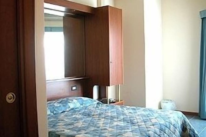 Room 18 of 44