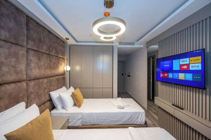 Room 15 of 42