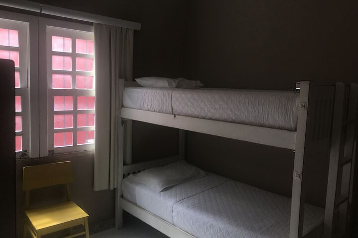 Room 5 of 40