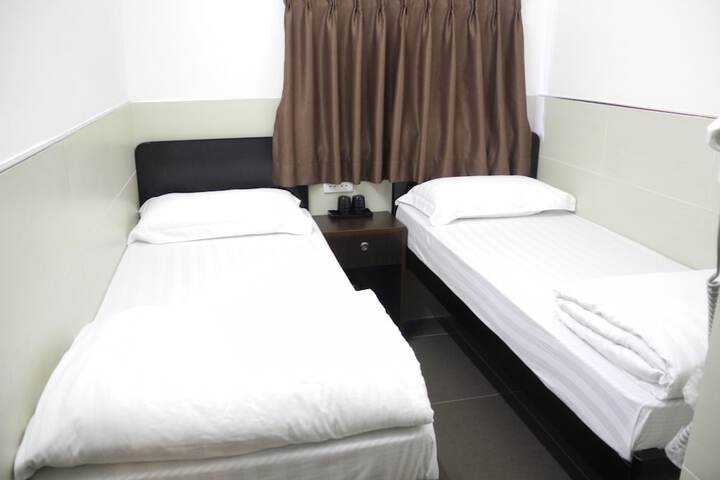 Room 11 of 72