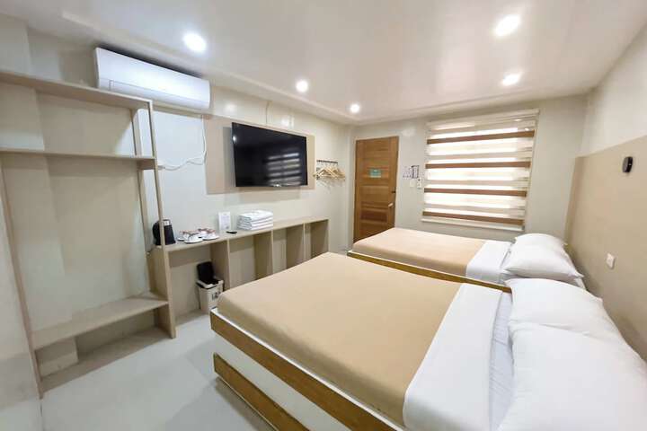 Room 8 of 72
