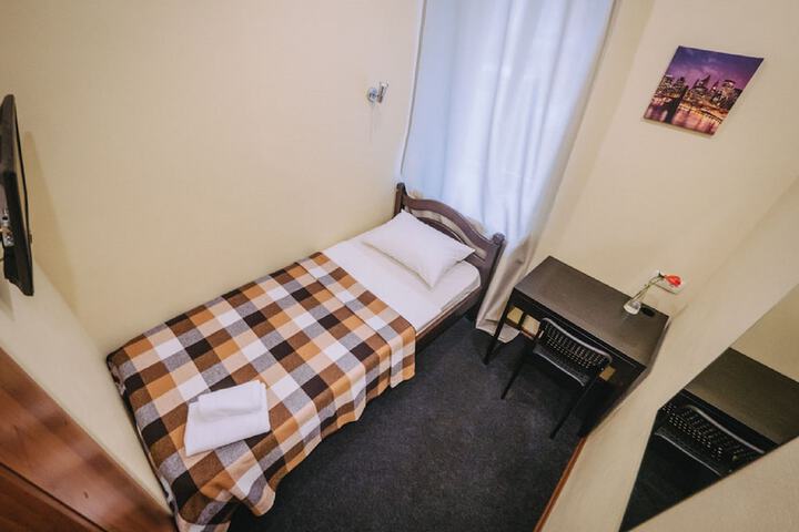 Room 7 of 45