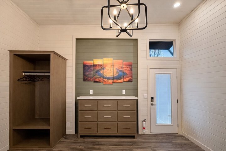 Room 11 of 28