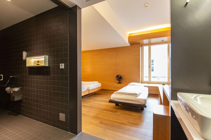 Room 53 of 53