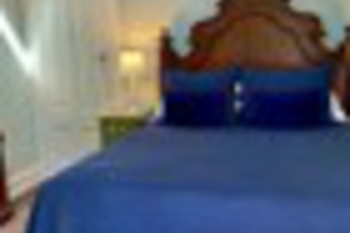 Room 35 of 123