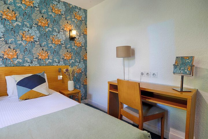 Room 49 of 191