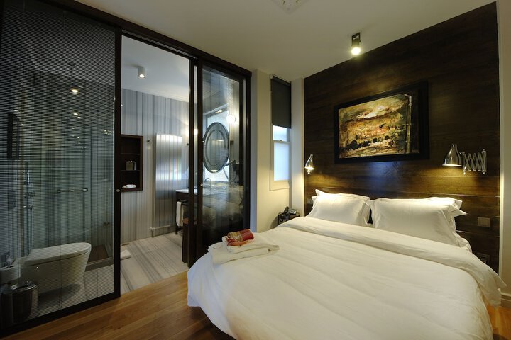Room 6 of 54