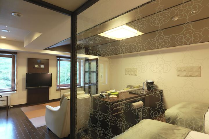 Room 15 of 98