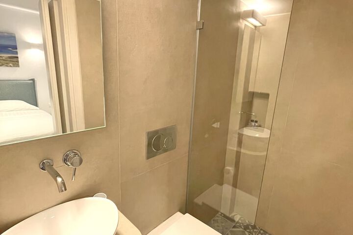 Room 78 of 93