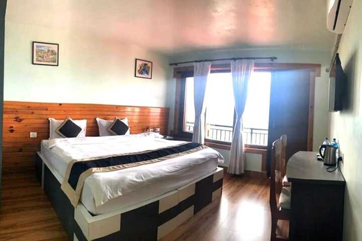 Room 19 of 83
