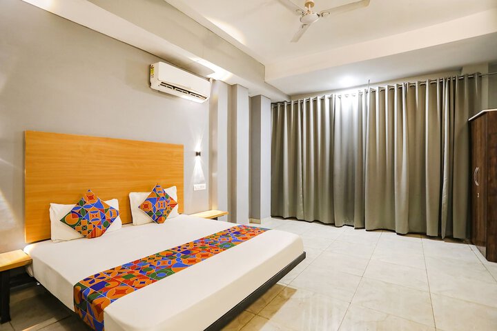 Room 10 of 29