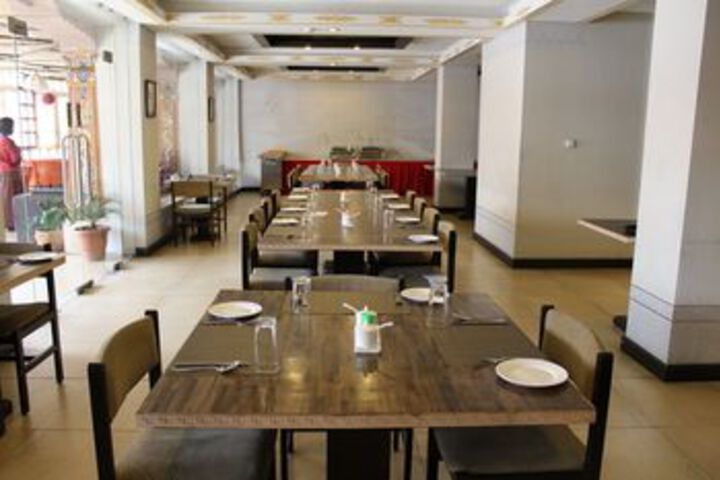 Dining 9 of 49