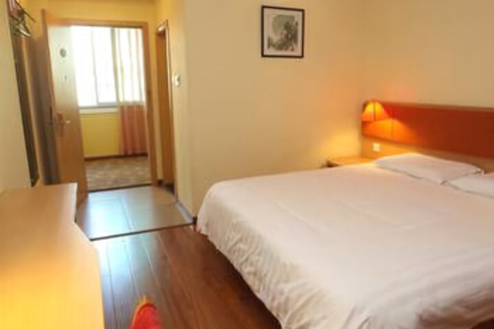 Room 6 of 7