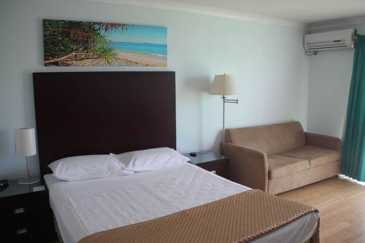 Room 6 of 47