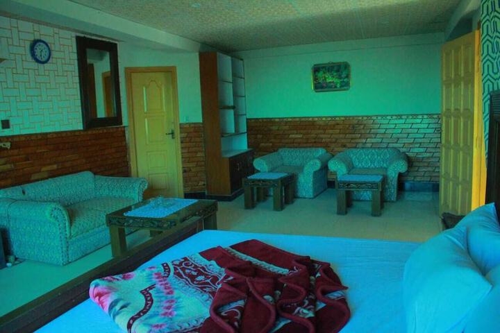 Room 12 of 17