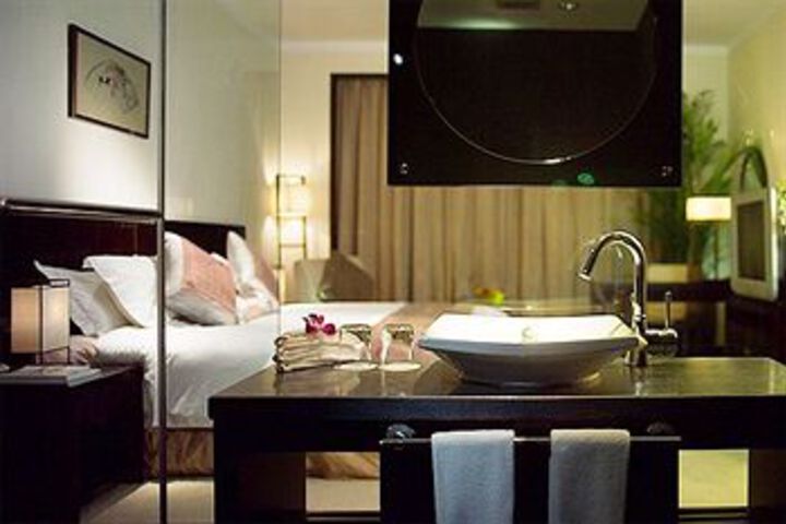 Room 2 of 9