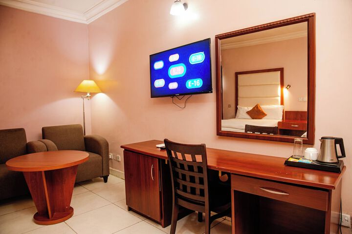 Room 34 of 70