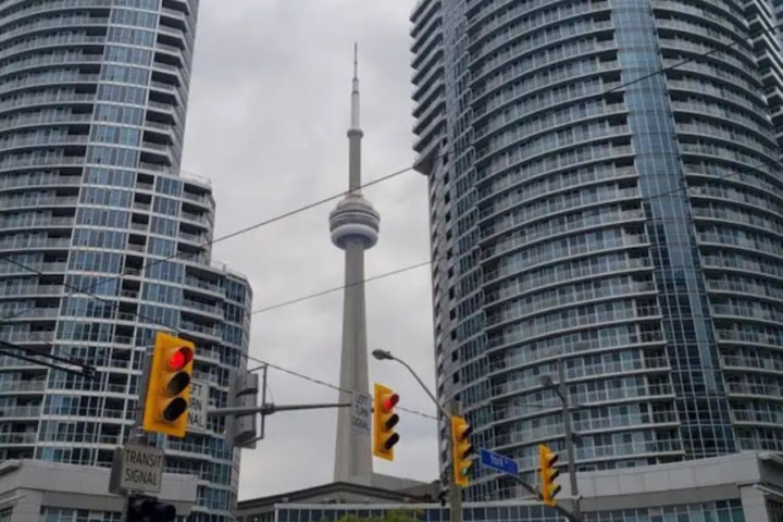 Chic 1 Bed in Heart of Downtown Toronto