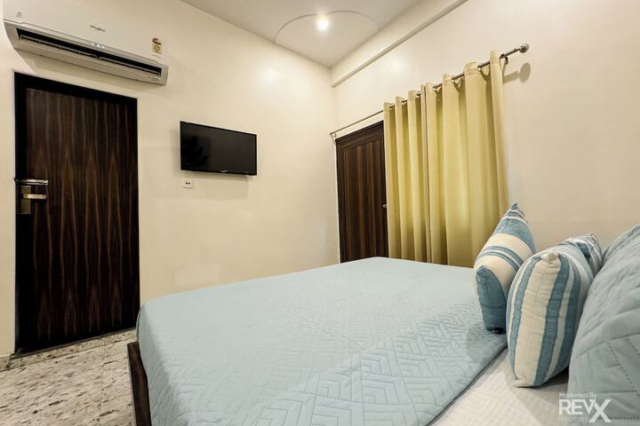 Room 8 of 36