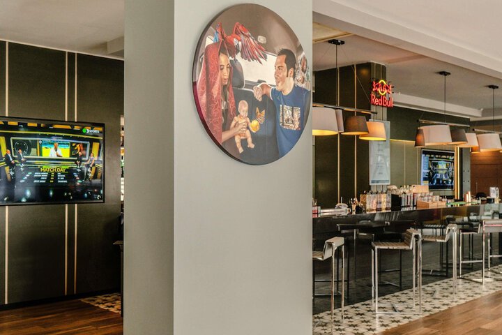 Lounge 107 of 153