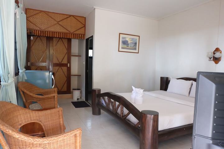 Room 5 of 37
