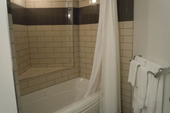 Room 40 of 77