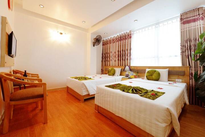 Room 10 of 29