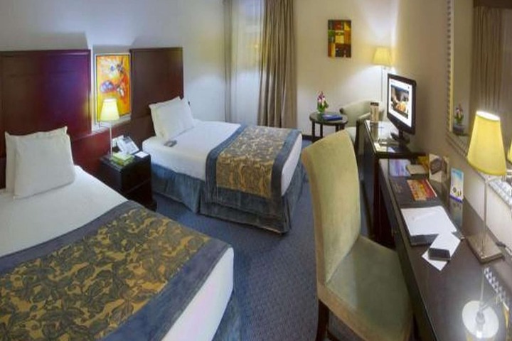 Room 25 of 67