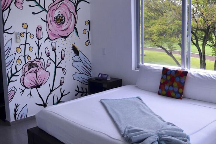 Room 18 of 165