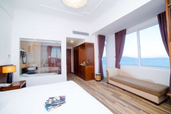Room 25 of 78
