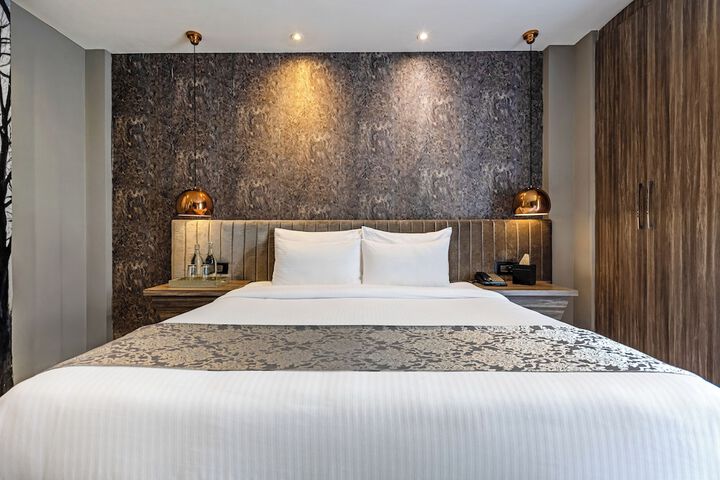 Room 46 of 102