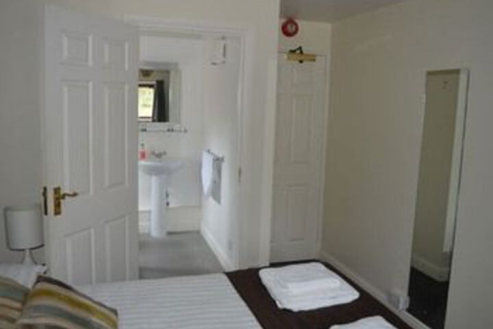 Room 25 of 48